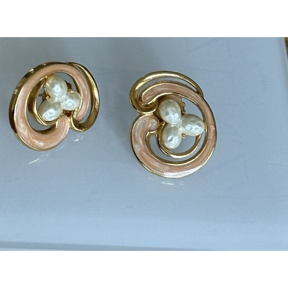 Avon Island Shell  With  3 F.W. Rice Pearls Pierced Earrings Photoshoot
